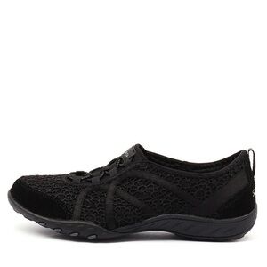 Skechers Breathe Easy Meadows Black Eyelet Floral Slip On Sneakers, size 7